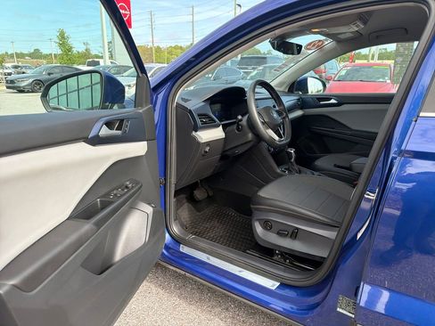 Used 2022 Volkswagen Taos SE image 12