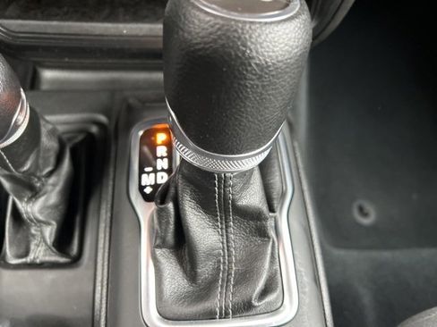 Used 2024 Jeep Wrangler Sport S image 33