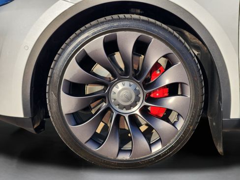 Used 2022 Tesla Model Y Performance AWD/4WD image 37