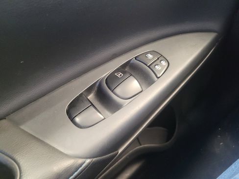 Used 2016 Nissan Sentra SR w/ SR Premium Package FWD image 27