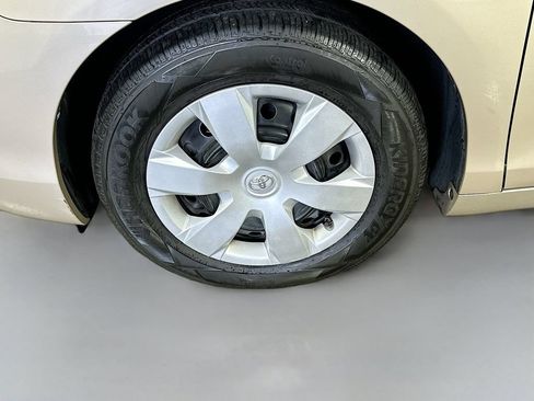 Used 2009 Toyota Camry LE FWD image 10