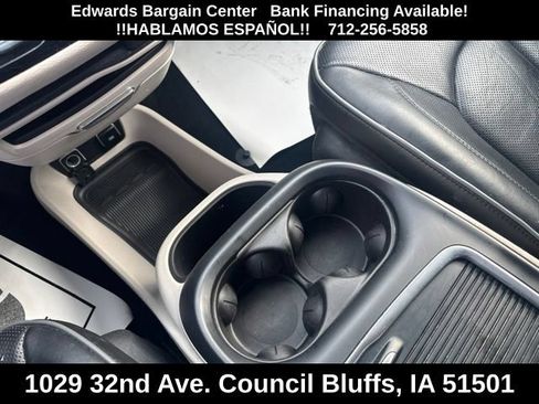 Used 2020 Chrysler Pacifica Limited FWD image 23