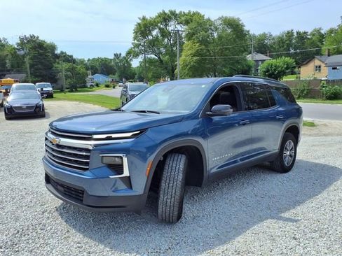 Used 2024 Chevrolet Traverse LT image 13