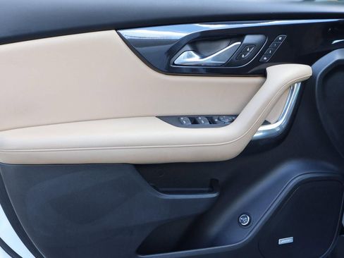 Used 2020 Chevrolet Blazer Premier w/ Driver Confidence II Package image 11