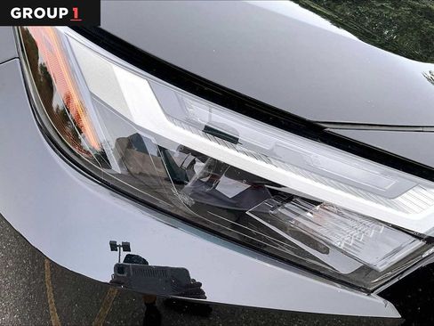 Used 2025 Toyota RAV4 XLE AWD/4WD image 27