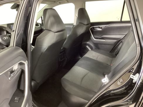 Used 2021 Toyota RAV4 XLE w/ XLE Grade Weather Package AWD/4WD image 32
