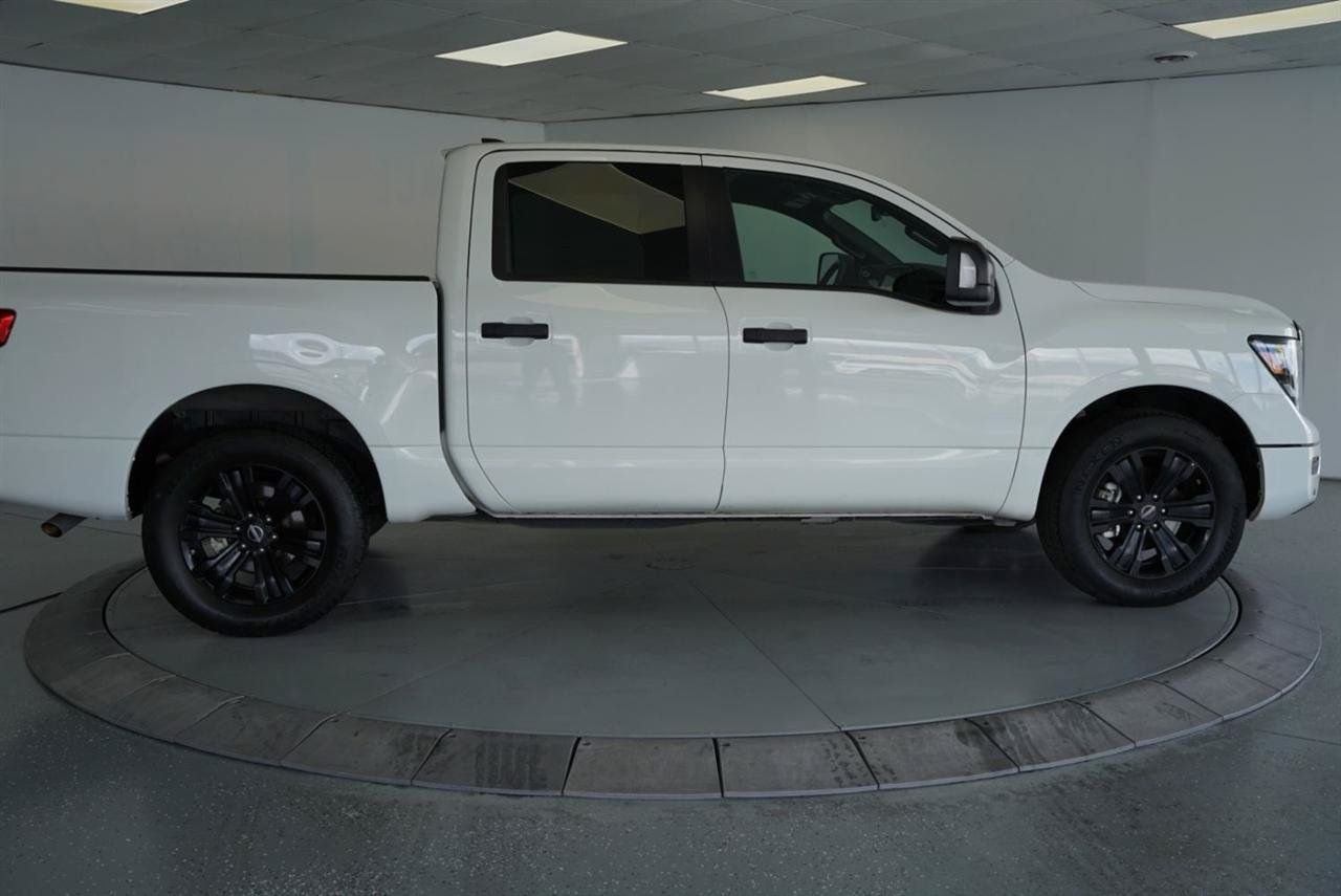 Used 2023 Nissan Titan SV w/ SV Convenience Package AWD/4WD image 8