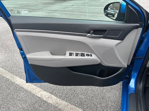 Used 2017 Hyundai Elantra SE image 10