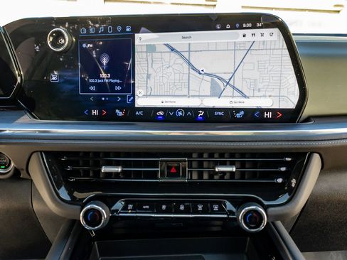 Used 2025 Chevrolet Tahoe Z71 w/ Comfort Package image 23