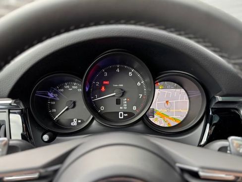 New 2026 Porsche Macan image 23