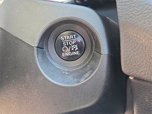 Used 2018 Jeep Compass Latitude image 30