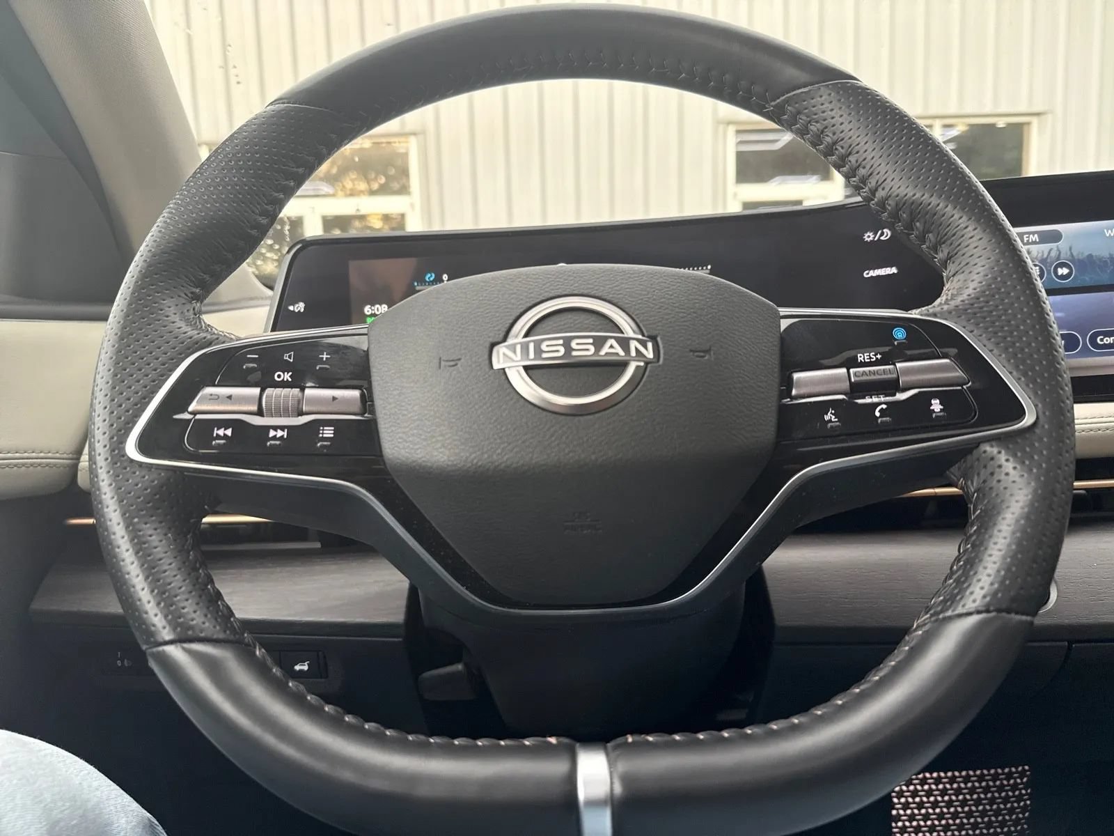 Used 2023 Nissan Ariya AWD image 14