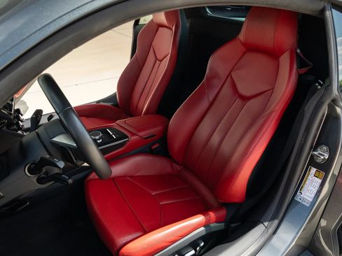 Used 2018 Audi R8 V10 RWD image 24