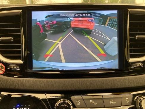 Used 2026 Chrysler Pacifica Select FWD image 25