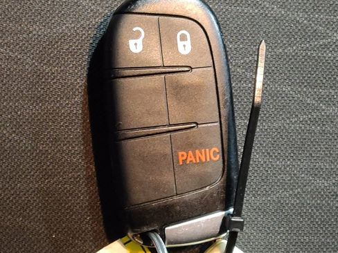 Used 2020 Dodge Durango SXT image 32