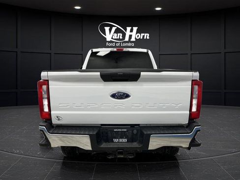 Used 2024 Ford F250 XLT image 11