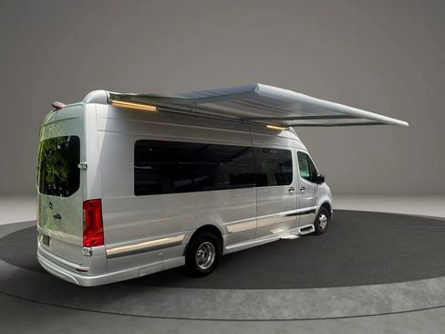 Used 2019 Mercedes-Benz Sprinter 3500 image 11