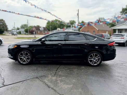 Used 2017 Ford Fusion SE w/ Equipment Group 201A FWD image 5