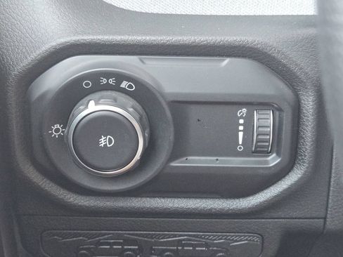Used 2025 Jeep Wrangler Unlimited Sport AWD/4WD image 25