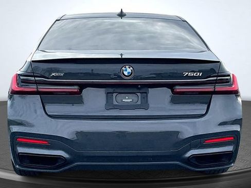 Used 2020 BMW 750i xDrive w/ Executive Package AWD/4WD image 5