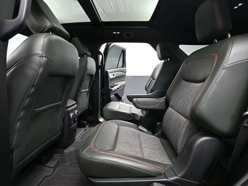 Used 2022 Ford Explorer Timberline w/ Timberline Technology Package AWD/4WD image 39