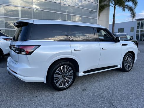 Certified 2026 INFINITI QX80 Luxe w/ Cargo Package AWD/4WD image 10