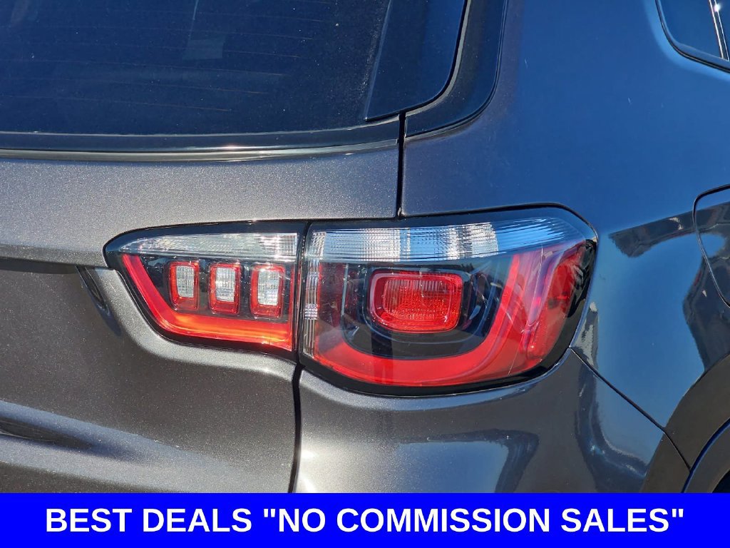 Used 2023 Jeep Compass Latitude w/ Sun and Sound Group AWD/4WD image 39