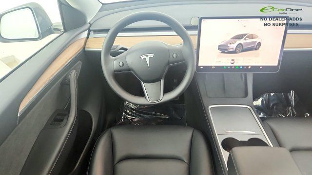 Used 2025 Tesla Model Y Long Range RWD image 38