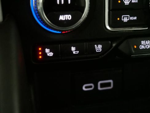 Used 2022 GMC Yukon SLT image 24