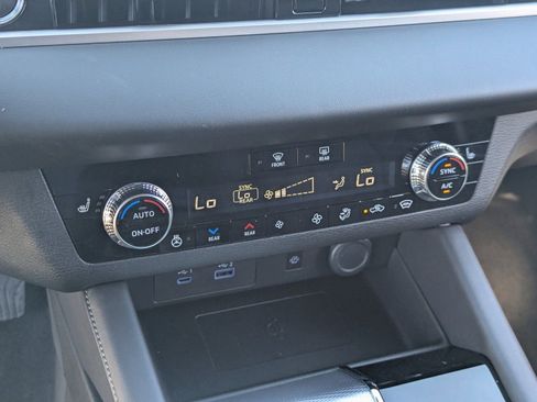 New 2026 Nissan Rogue Platinum image 18