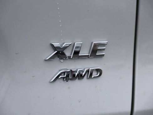 Certified 2025 Toyota RAV4 XLE Premium image 9