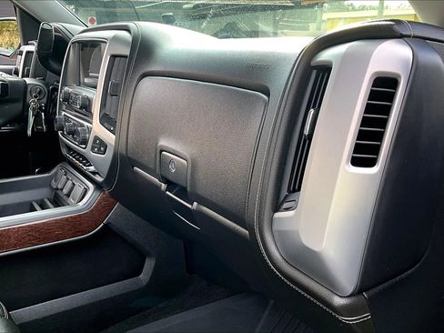 Used 2018 GMC Sierra 1500 SLT image 16