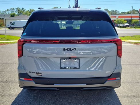 New 2026 Kia Carnival SX w/ SX Dark Edition Package FWD image 5