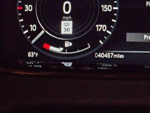 Used 2022 Land Rover Range Rover Evoque R-Dynamic SE image 10