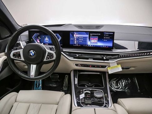 Used 2024 BMW X5 sDrive40i w/ M Sport Package RWD image 13
