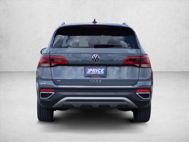Used 2023 Volkswagen Taos SE w/ Panoramic Sunroof Package FWD image 7
