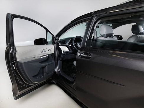 Used 2023 Toyota Sienna Limited AWD/4WD image 23