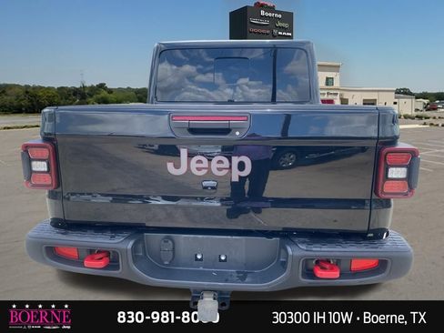 Used 2022 Jeep Gladiator Rubicon w/ LED Lighting Group AWD/4WD image 11