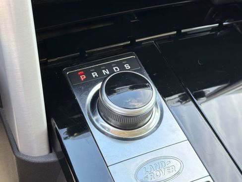 Used 2018 Land Rover Discovery HSE Luxury image 12