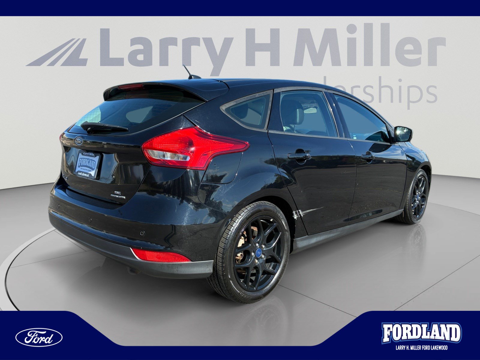 Used 2016 Ford Focus SE w/ Equipment Group 201A FWD image 5
