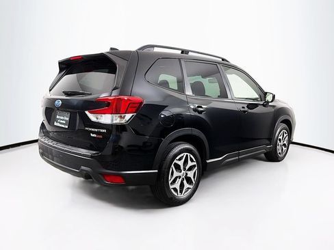 Used 2019 Subaru Forester Premium AWD/4WD image 7