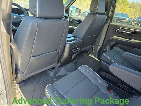 New 2026 Chevrolet Suburban Premier w/ Sun And Tow Package AWD/4WD image 24