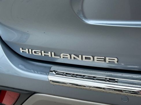 Used 2022 Toyota Highlander Platinum FWD image 13