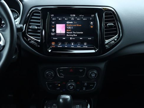 Used 2020 Jeep Compass Latitude FWD image 26