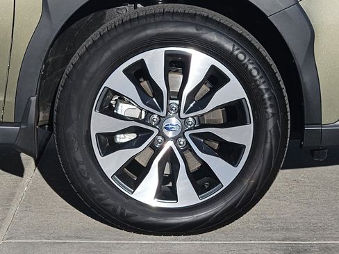 Used 2025 Subaru Outback Limited image 2