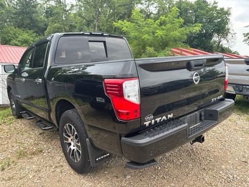 Used 2021 Nissan Titan SV w/ SV Convenience Package AWD/4WD image 3