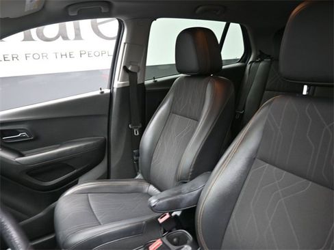 Used 2019 Chevrolet Trax LT w/ LT Convenience Package image 10