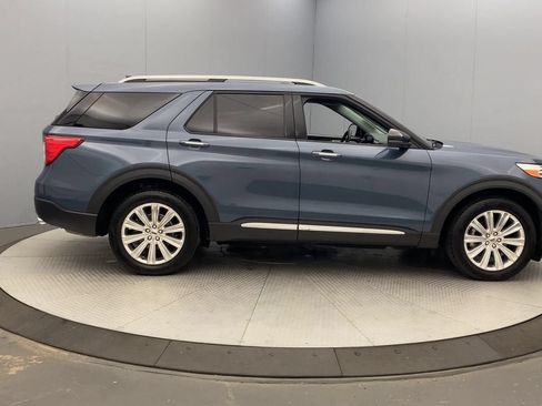 Used 2021 Ford Explorer Limited w/ Equipment Group 301A AWD/4WD image 6