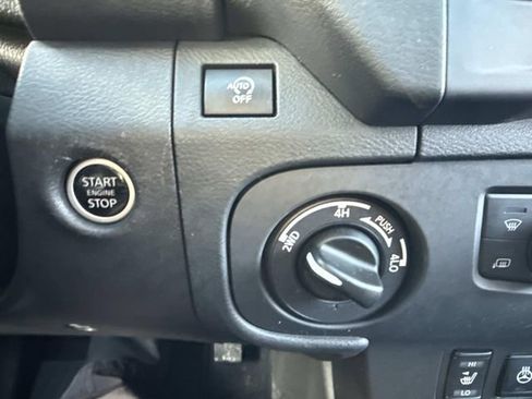 Used 2025 Nissan Frontier PRO-4X w/ Pro Premium Package image 38