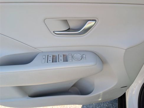Used 2024 Hyundai Kona Limited AWD/4WD image 19